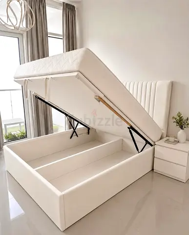 White Storage Ottoman Bed with Hydraulic Lift - King Size