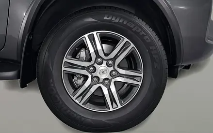 صورة 12 لـ 2021 Toyota FORTUNER