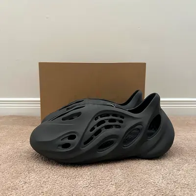 Yeezy Foam Runner Dark Onyx US 11