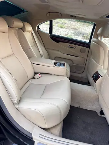 صورة 16 لـ 2010 Lexus LS-SERIES