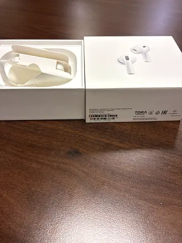 Apple AirPods Pro 3 with Wireless Charging Case