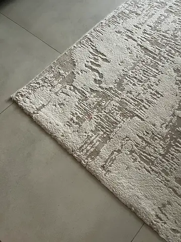 Large carpet in great condition