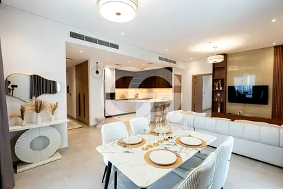 Top Floor- Luxury Furnished-Private Jacuzzi