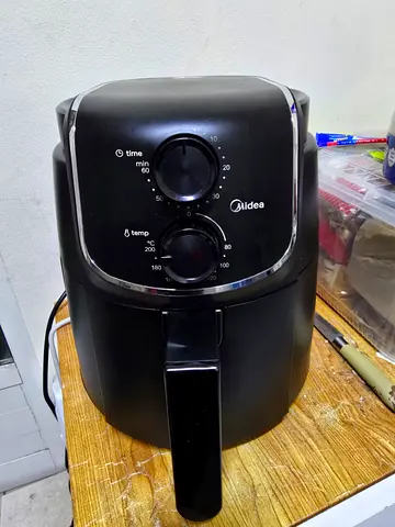 Midea Compact Air Fryer - 2 Dial Controls, Good Condition