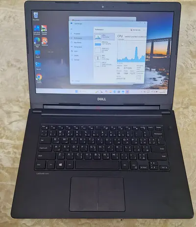 Clean laptop Dell latitude,Core i5-6th Gen 8GB RAM.200GB SSD Window-11 Good battery Original charger