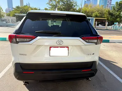 2022 Toyota RAV 4 — фото 3