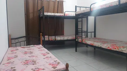 Ladies bed space available in karama