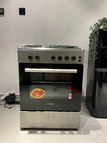 Stainless Steel Freestanding Gas Cooker with Oven and Brand New Hood - Excellent Condition