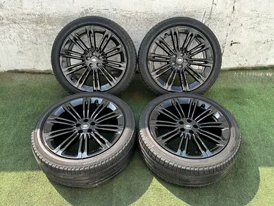 Original Range Rover 23inch Rims & Pirelli Tyres