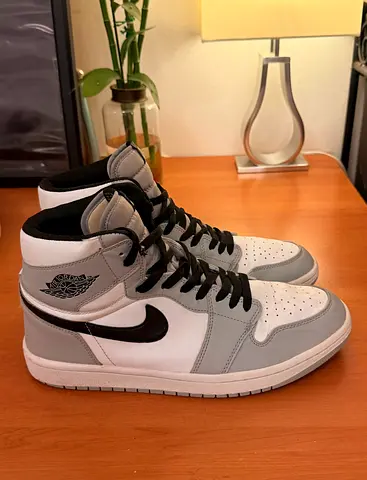 Air Jordan 1 - Light Smoke Grey