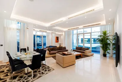 4BR Palm Penthouse: Private Pool & Beach Access