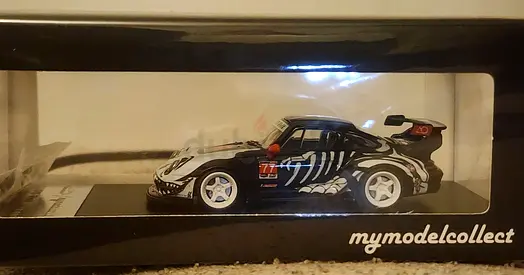Porsche RWB 993 Skelly Diecast with figure