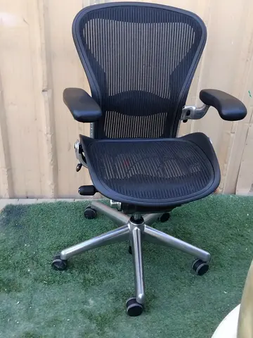 Herman Miller Aeron size C fully loaded