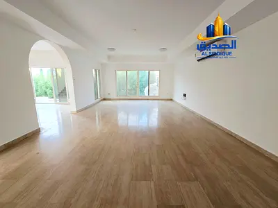 Lahwish 5bhk Compound villa 2 Floor Garden Area Pool Near Beach 100k