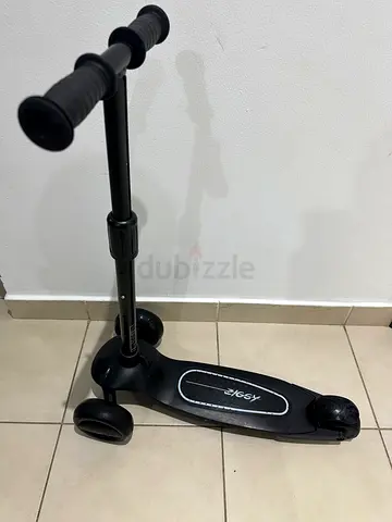 Ziggy 3-Wheel Tilt Scooter With LED lights