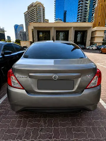 2015 Nissan SUNNY 照片 13