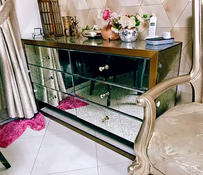 Mirrored 3-Drawer Dresser / Sideboard in Gold Trim with mirror - Excellent Condition