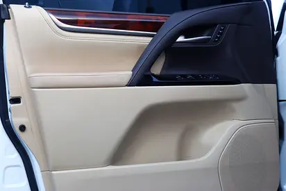 2017 Lexus LX-SERIES photo 11
