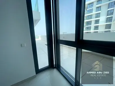 للإيجار في أجمل مكان الحمرية | إطلالة بحرية مباشرة | تشطيب فاخر | شاطئ ومسبح | جيم | باركن