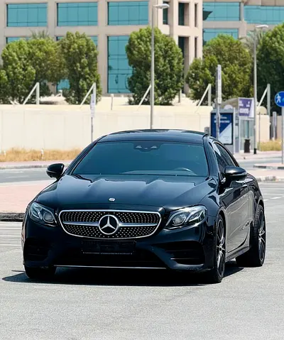 2017 Mercedes-BENZ E-CLASS photo 2