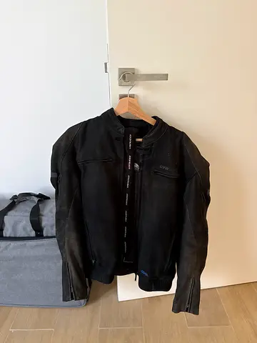 Black men's leather motorbike jacket from Germany - size S / Vanucci