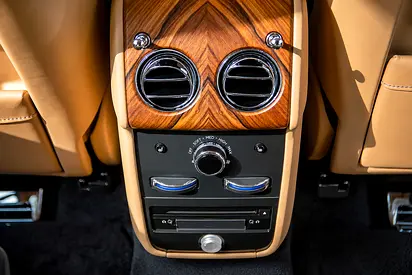 صورة 17 لـ 2019 ROLLS-ROYCE CULLINAN