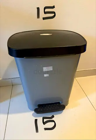 Grey Pedal Trash Bin with Lid - Good Condition