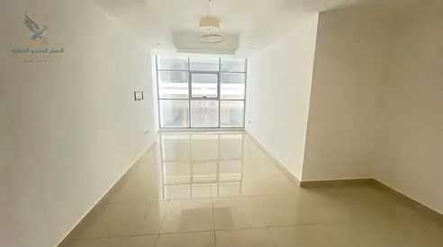 شقه غرفه وصاله اول ساكن بتكييف مركزي وخزائن حائط وجيم ومسبح وباركن وعلي موقع متميز