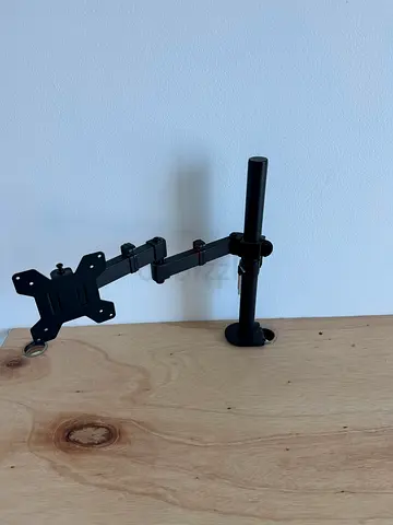 Monitor Mount Single Fully Adjustable Arm - NEW