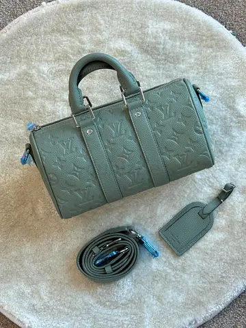 Louis Vuitton Keepall Bandoulière Bag