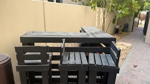 Outdoor bar