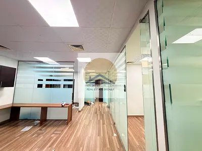 1100 Sqft Office Garhoud Close to Metro With parking