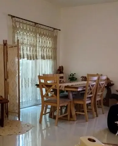 Dinning table 6 chairs