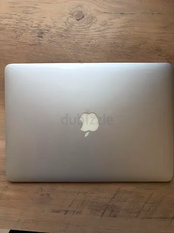 Apple MacBook Air 13.3” Early 2015 – 4GB RAM / 128GB SSD