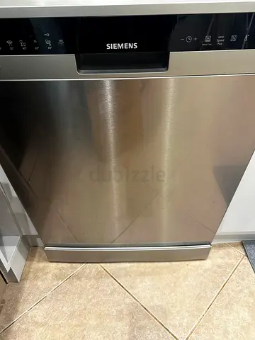 Siemens dishwasher good as new rarely used 2500