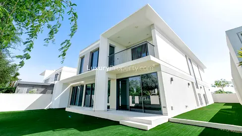Vacant | Single Row | Private Garden