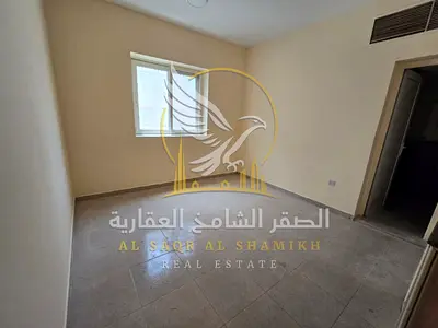 ستوديو للإيجار السنوي في منطقة البوطينة ثاني ساكن داخل بناية حديثة ونظيفة
