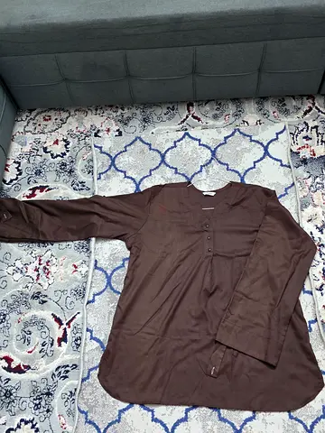 Brown long-sleeve tunic top, size M