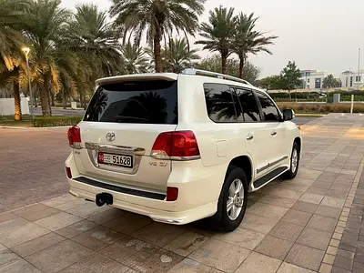 صورة 17 لـ 2014 Toyota LAND CRUISER