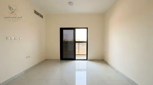 غرفه وصاله مع بلكونه اول ساكن باطلاله مفتوحه موقع مميز علي مخرج دبي قريبه من الحديقه ونستو ومقابل مدينة الامارات وعلي بعد دقايق من شارع محمد بن زايد
