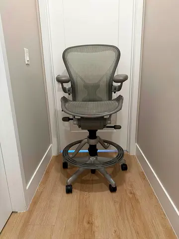 Herman Miller Aeron chair stool  size B