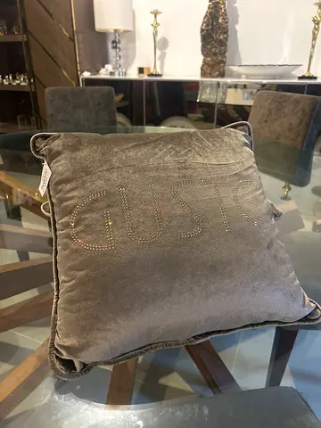 Gusto Luxury Velvet Decorative Cushions – Set of 2 – 40x40cm