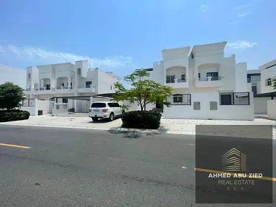 3 master bedrooms, large living room, built-in wardrobes, 5 bathrooms, American-style kitchen, central air conditioning, maid's room, large rooftop te