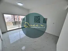 Large space / Prime and vibrant location / Close to services and amenities