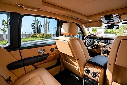صورة 16 لـ 2019 ROLLS-ROYCE CULLINAN