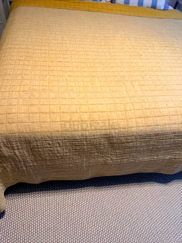 Crate and Barrel Quilt With Shams