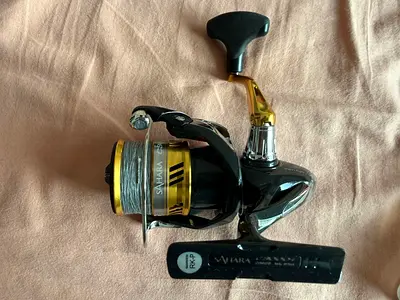 Complete Spinning Fishing Rod Set – Reel, Lures, Jigs & Nylon Line – Like New