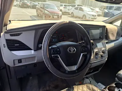 صورة 6 لـ 2015 Toyota SIENNA