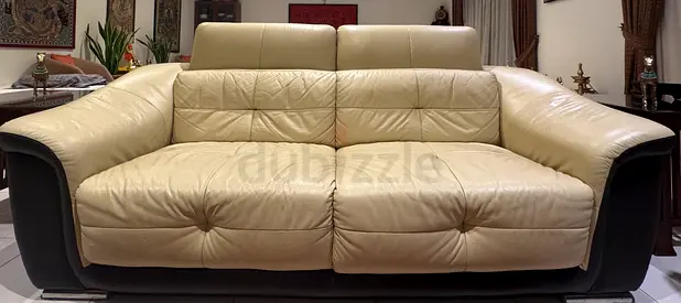 Leather 3- and 2-seater in Cream and Brown. Comfortable, Good Condition