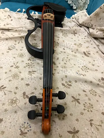 Yamaha Electric violin sv100